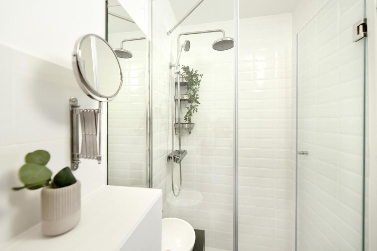 The Dream Apartment - Near Radisson Hotel Букурещ Екстериор снимка