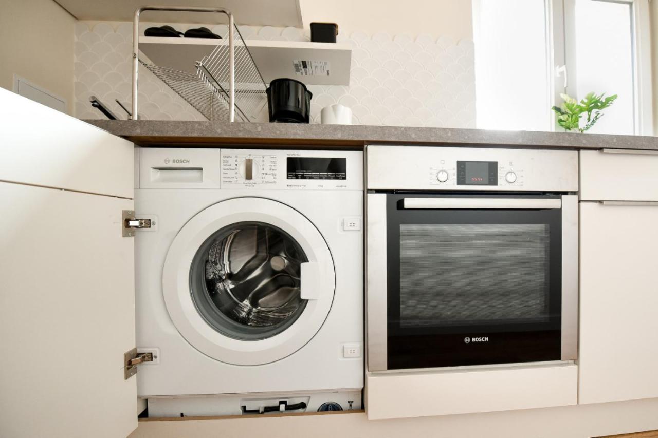 The Dream Apartment - Near Radisson Hotel Букурещ Екстериор снимка