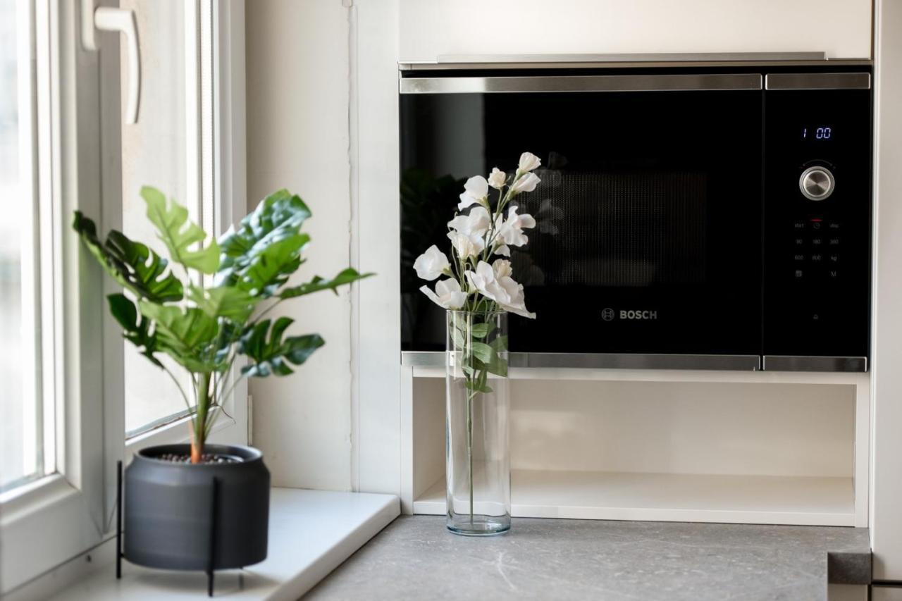 The Dream Apartment - Near Radisson Hotel Букурещ Екстериор снимка