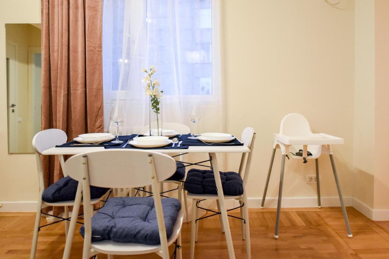 The Dream Apartment - Near Radisson Hotel Букурещ Екстериор снимка